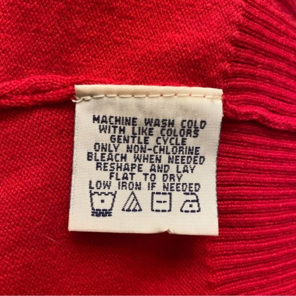 Faded Glory cropped v-neck 1/2 sleeve red cardigan button detail. Women's 12-14 - Picture 6 of 6